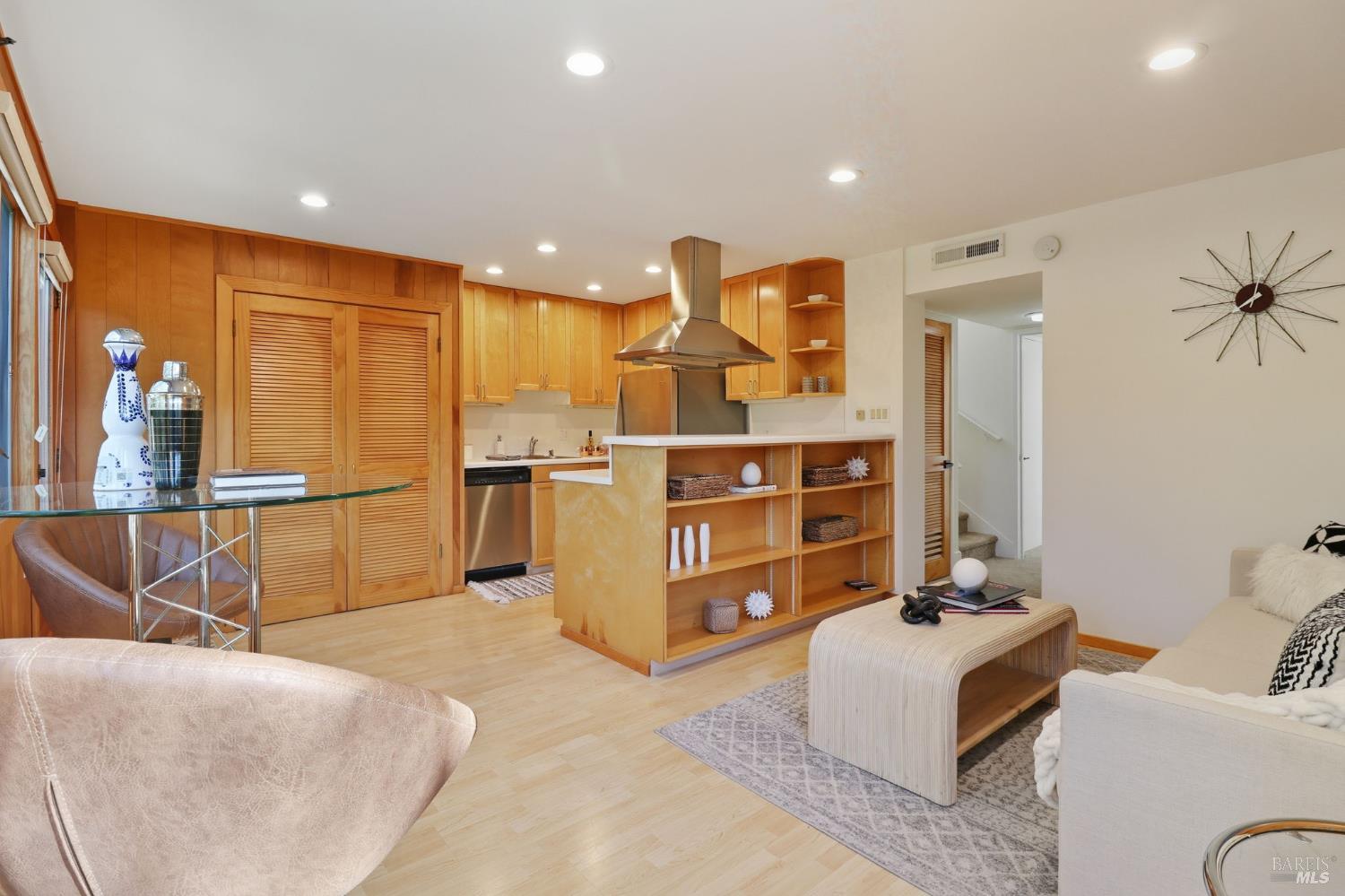 Detail Gallery Image 34 of 54 For 19 Cushing Dr, Mill Valley,  CA 94941 - 4 Beds | 3 Baths