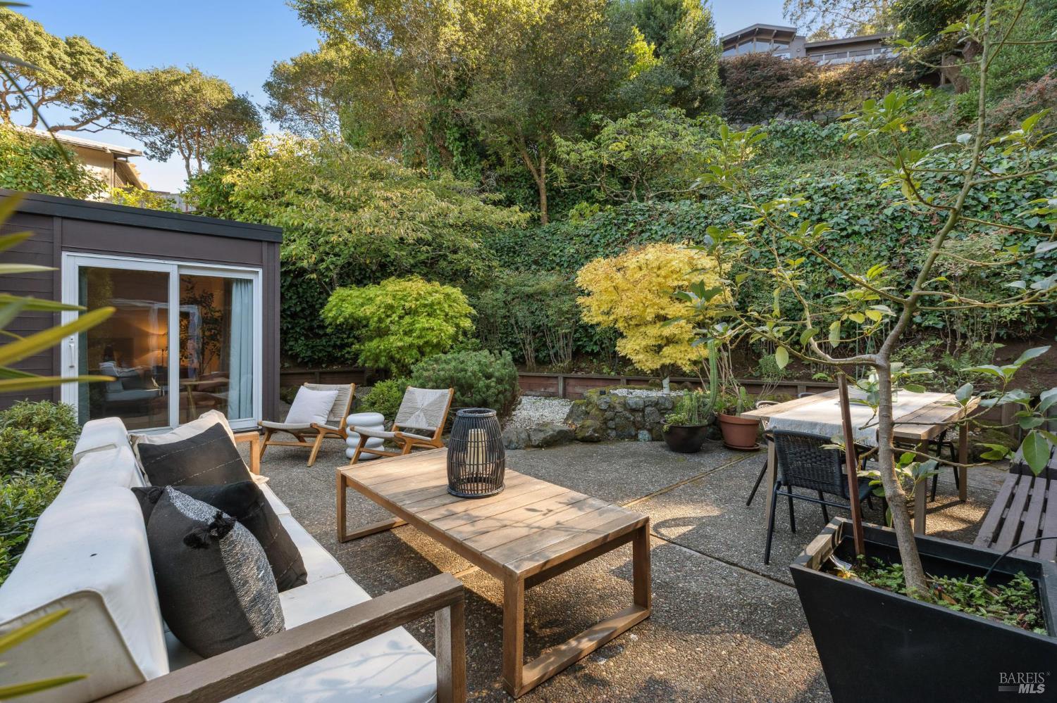 Detail Gallery Image 50 of 68 For 20 Crecienta Dr, Sausalito,  CA 94965 - 3 Beds | 2 Baths