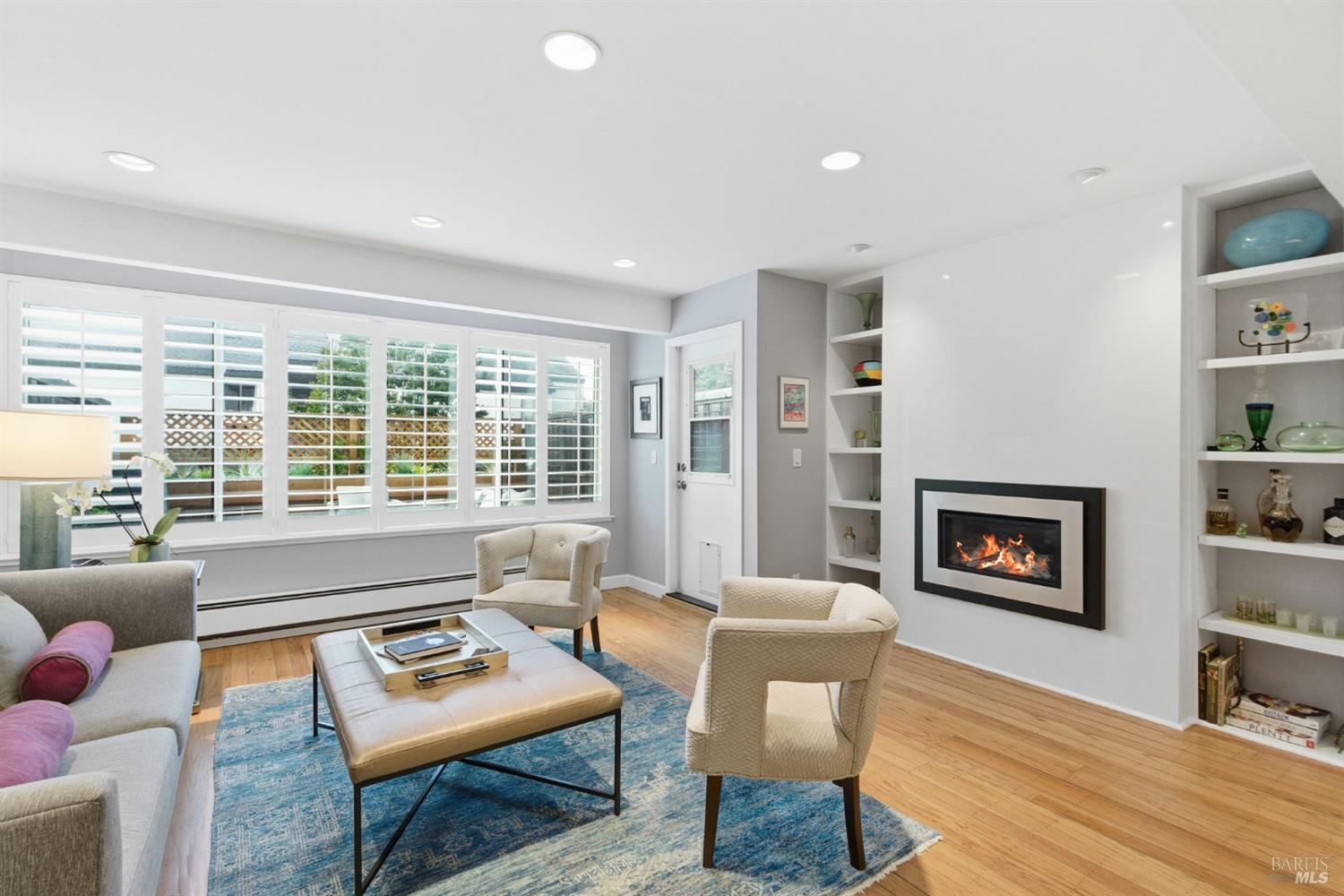 Detail Gallery Image 2 of 47 For 52 Park Ter, Mill Valley,  CA 94941 - 2 Beds | 1/1 Baths