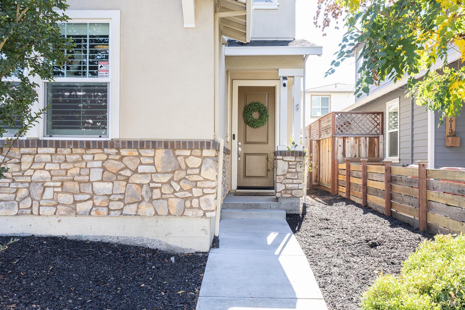 Detail Gallery Image 3 of 49 For 1617 Wildflower Way, Rohnert Park,  CA 94928 - 4 Beds | 2/1 Baths