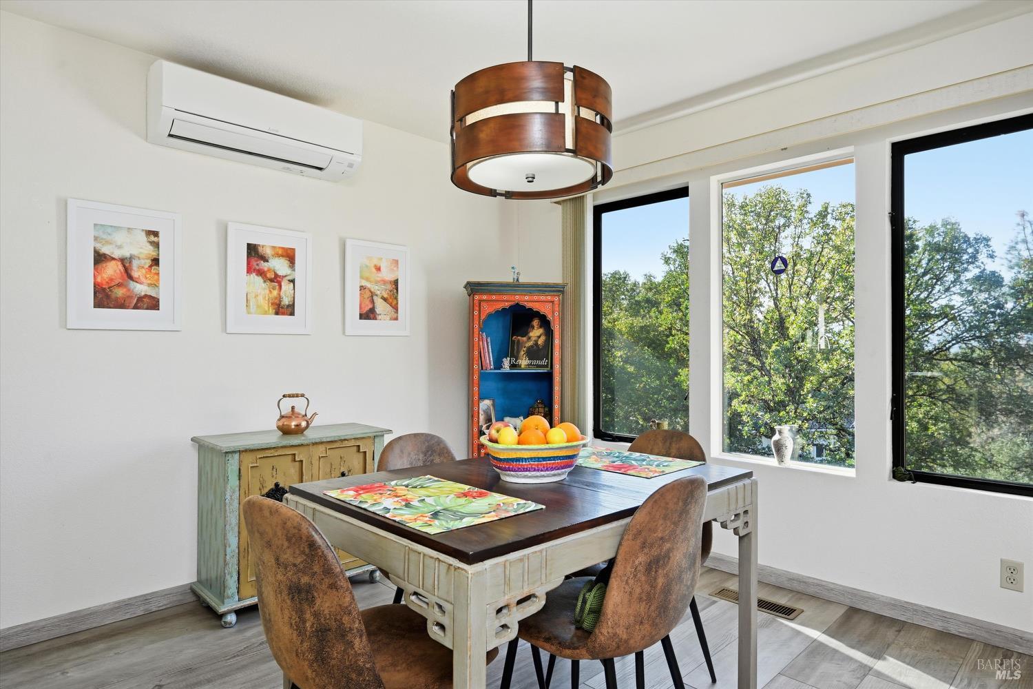 Detail Gallery Image 9 of 34 For 17937 Moon Hill Ct, Hidden Valley Lake,  CA 95467 - 3 Beds | 2 Baths