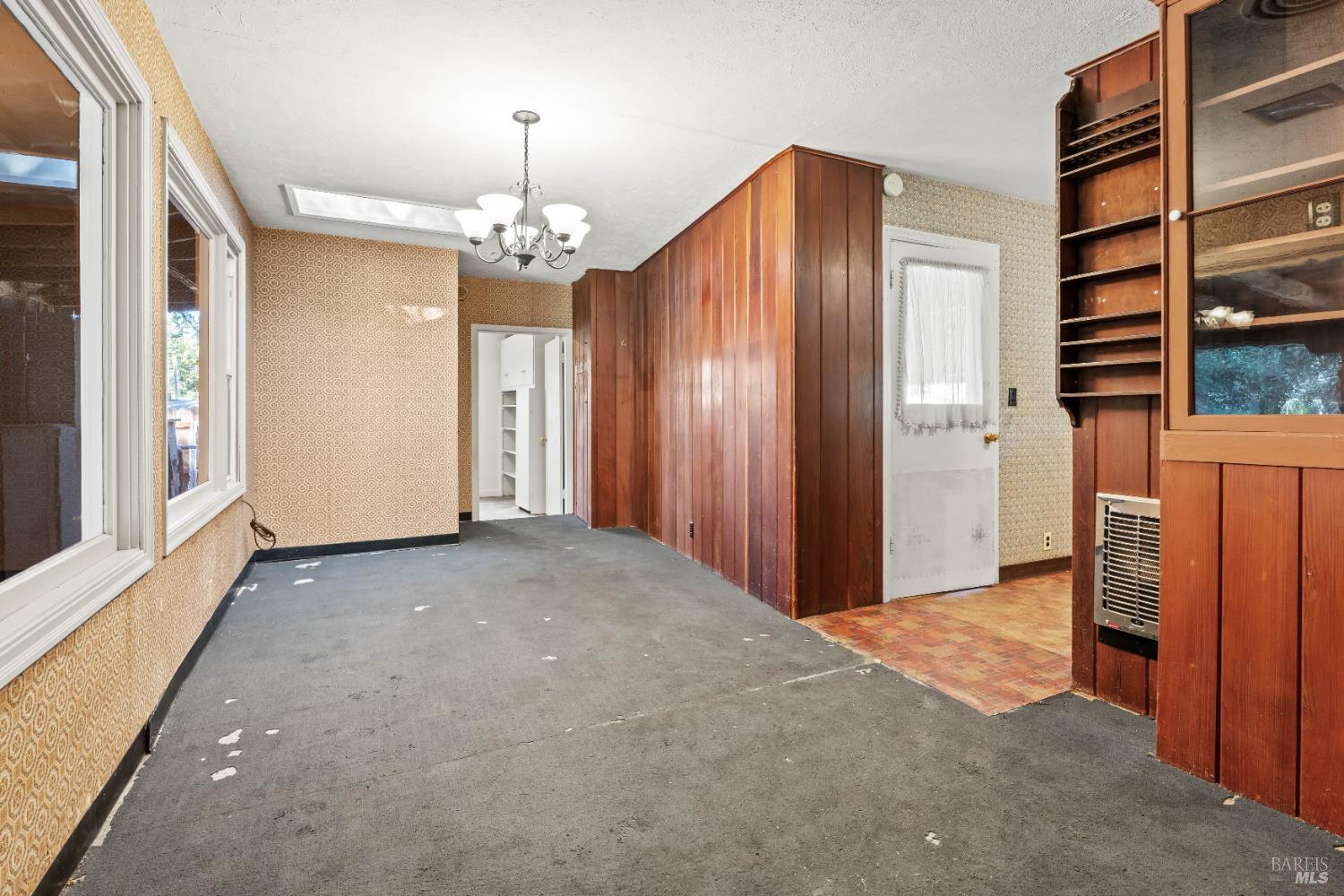 Detail Gallery Image 13 of 23 For 1575 Manzanita Dr, Ukiah,  CA 95482 - 3 Beds | 2/1 Baths