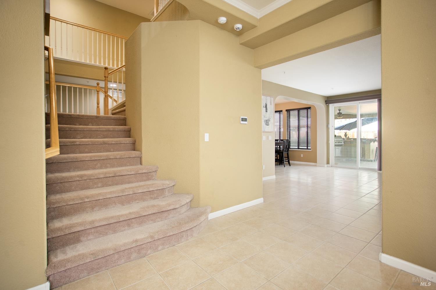 Detail Gallery Image 11 of 68 For 1440 Folsom Downs Cir, Dixon,  CA 95620 - 5 Beds | 3/1 Baths