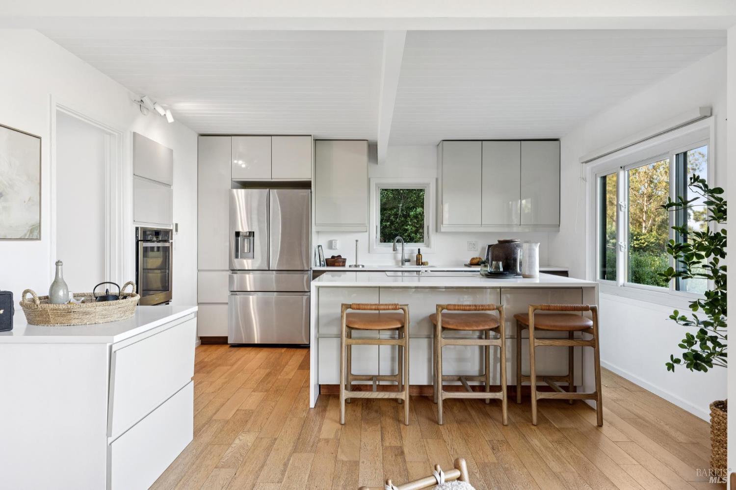 Detail Gallery Image 29 of 68 For 20 Crecienta Dr, Sausalito,  CA 94965 - 3 Beds | 2 Baths