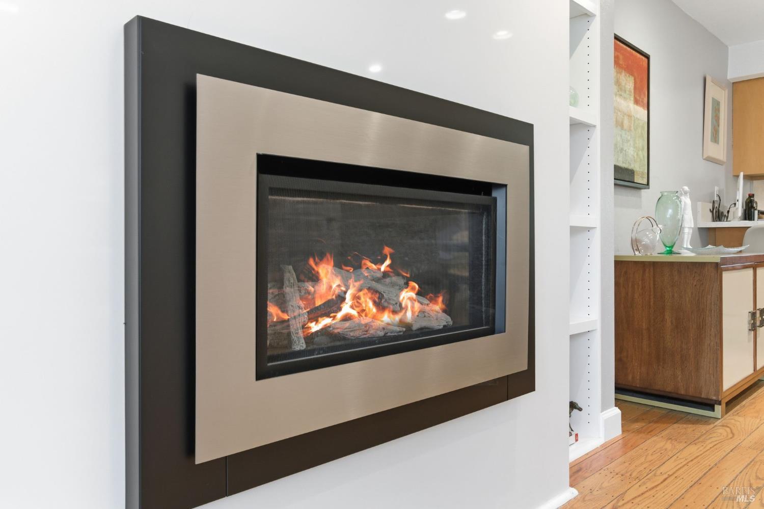 Detail Gallery Image 3 of 47 For 52 Park Ter, Mill Valley,  CA 94941 - 2 Beds | 1/1 Baths