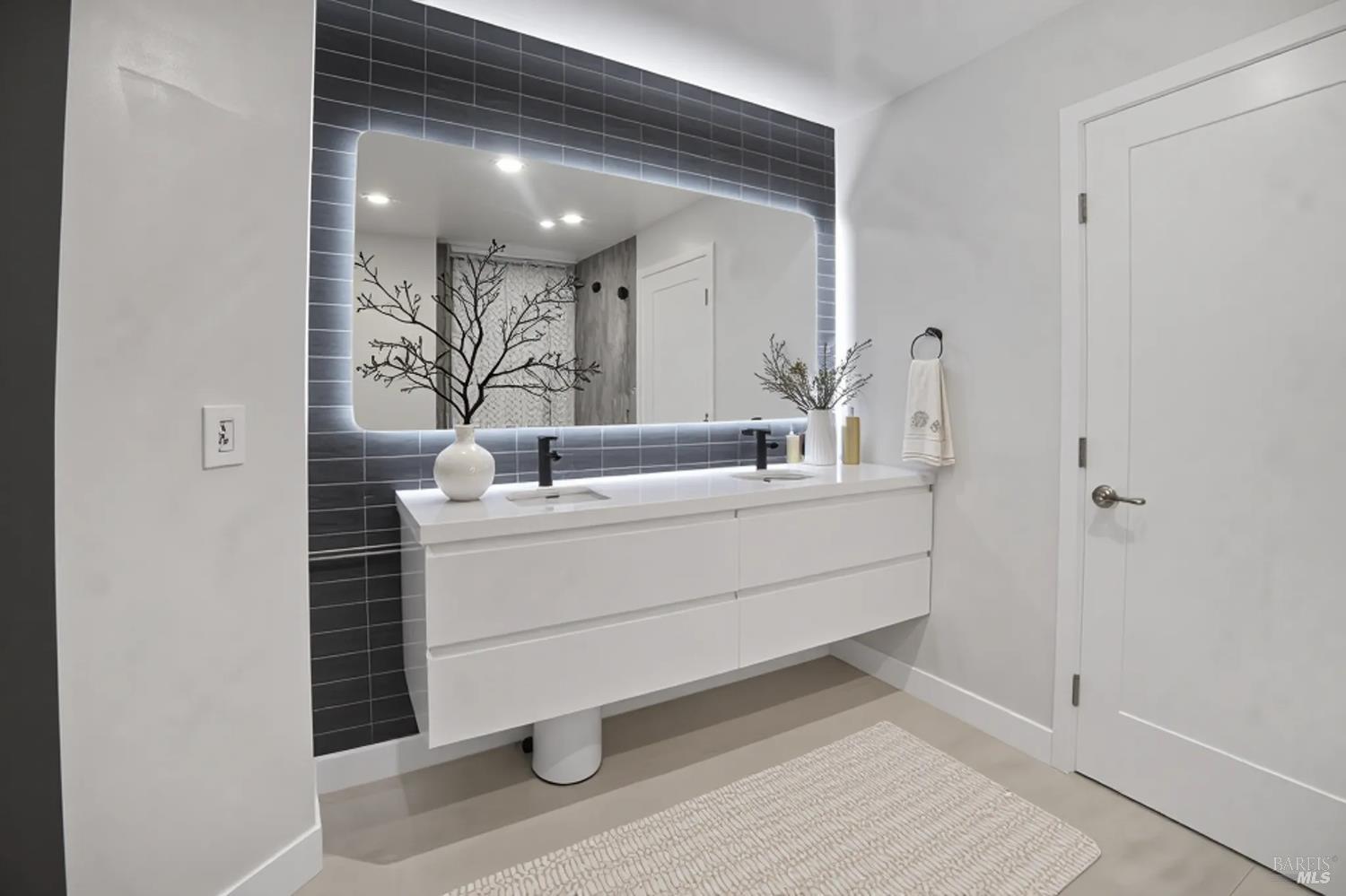 Detail Gallery Image 18 of 34 For 3330 Monterey Blvd, Oakland,  CA 94602 - 5 Beds | 3/1 Baths