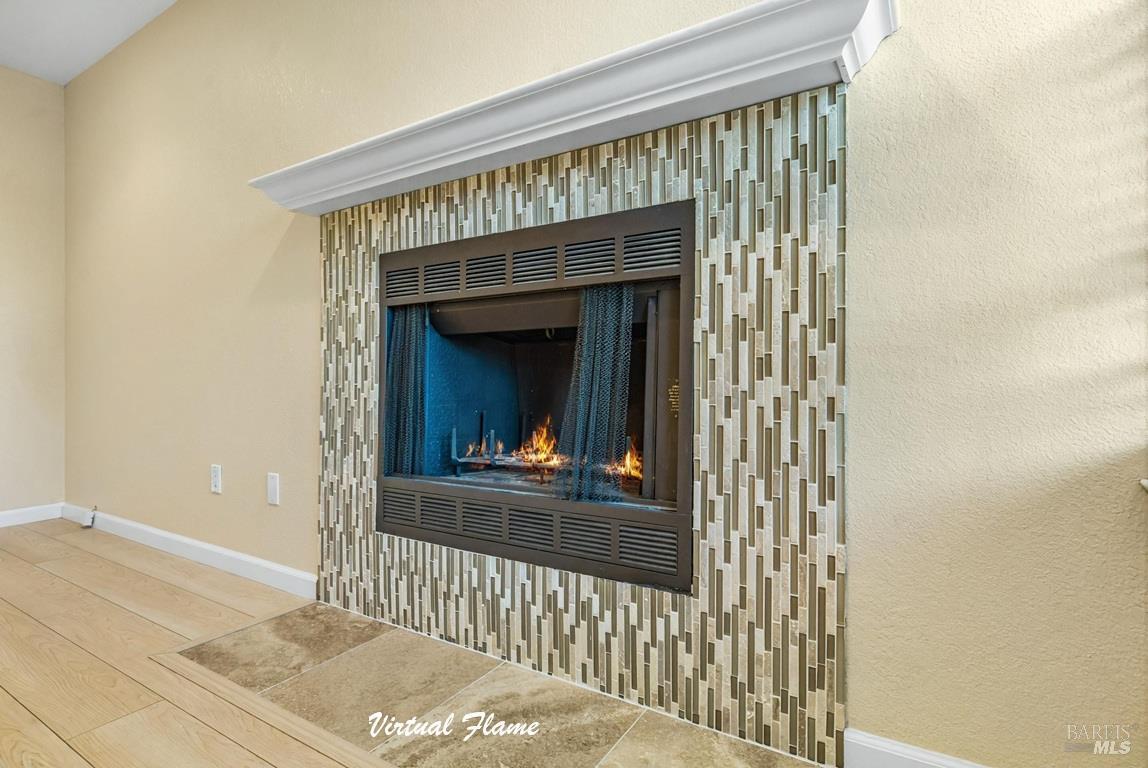 Detail Gallery Image 4 of 26 For 985 Hacienda Cir, Rohnert Park,  CA 94928 - 2 Beds | 1/1 Baths