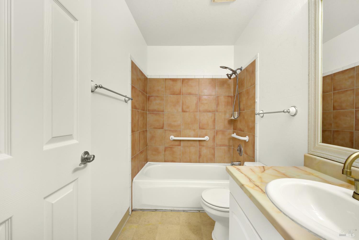 Detail Gallery Image 16 of 28 For 224 De Paul Dr, Vallejo,  CA 94589 - 4 Beds | 2 Baths