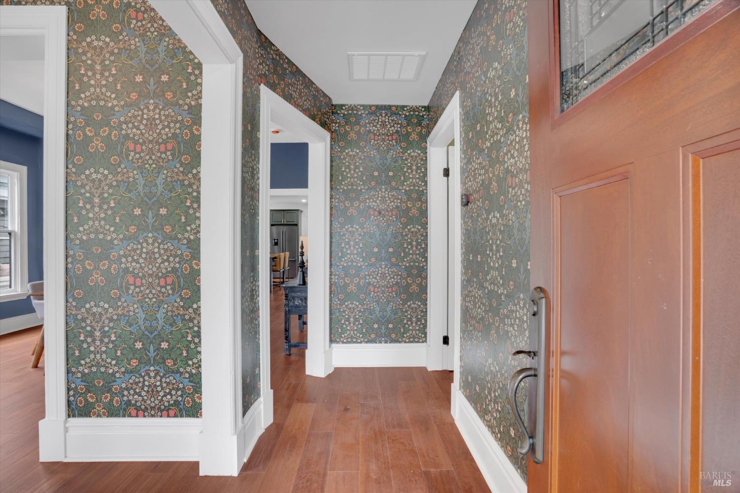 Detail Gallery Image 4 of 57 For 431 Brown St, Napa,  CA 94559 - 5 Beds | 2 Baths