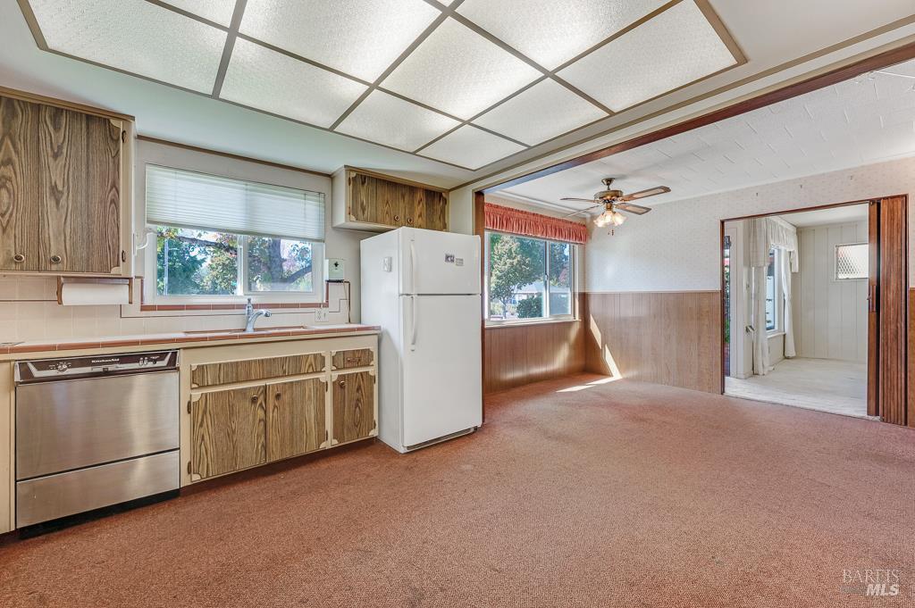 Detail Gallery Image 8 of 26 For 2260 Rowe Dr, Santa Rosa,  CA 95403 - 2 Beds | 1 Baths