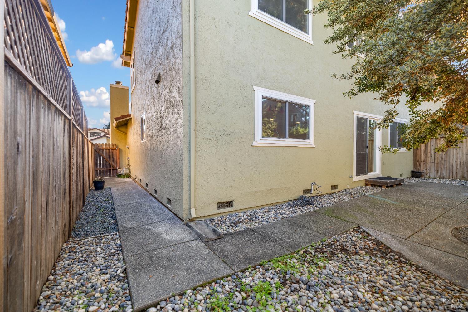 Detail Gallery Image 26 of 26 For 985 Hacienda Cir, Rohnert Park,  CA 94928 - 2 Beds | 1/1 Baths