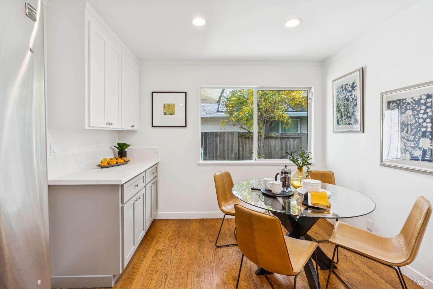 Detail Gallery Image 16 of 57 For 24 Bonnie Banks Way, San Rafael,  CA 94901 - 4 Beds | 3/1 Baths