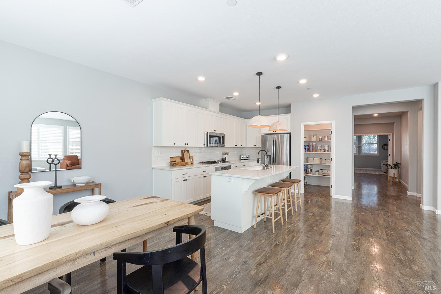 Detail Gallery Image 17 of 49 For 1617 Wildflower Way, Rohnert Park,  CA 94928 - 4 Beds | 2/1 Baths