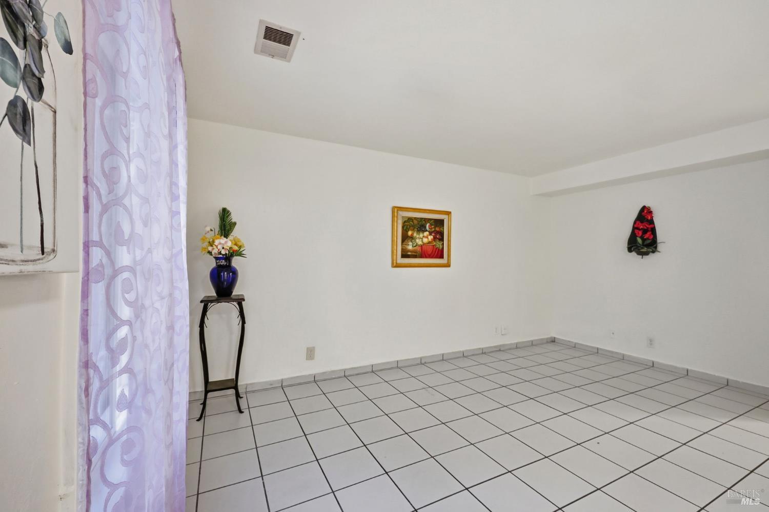 Detail Gallery Image 5 of 43 For 788 Simpson Pl, Santa Rosa,  CA 95401 - 3 Beds | 1/1 Baths