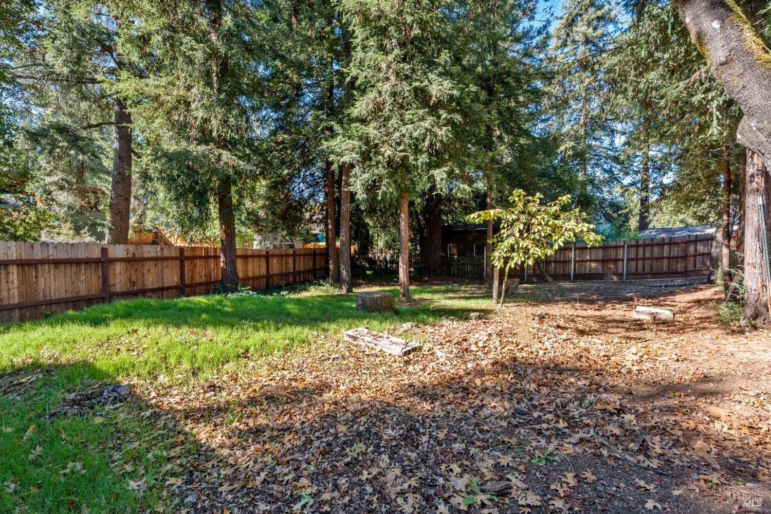 Detail Gallery Image 19 of 23 For 1575 Manzanita Dr, Ukiah,  CA 95482 - 3 Beds | 2/1 Baths