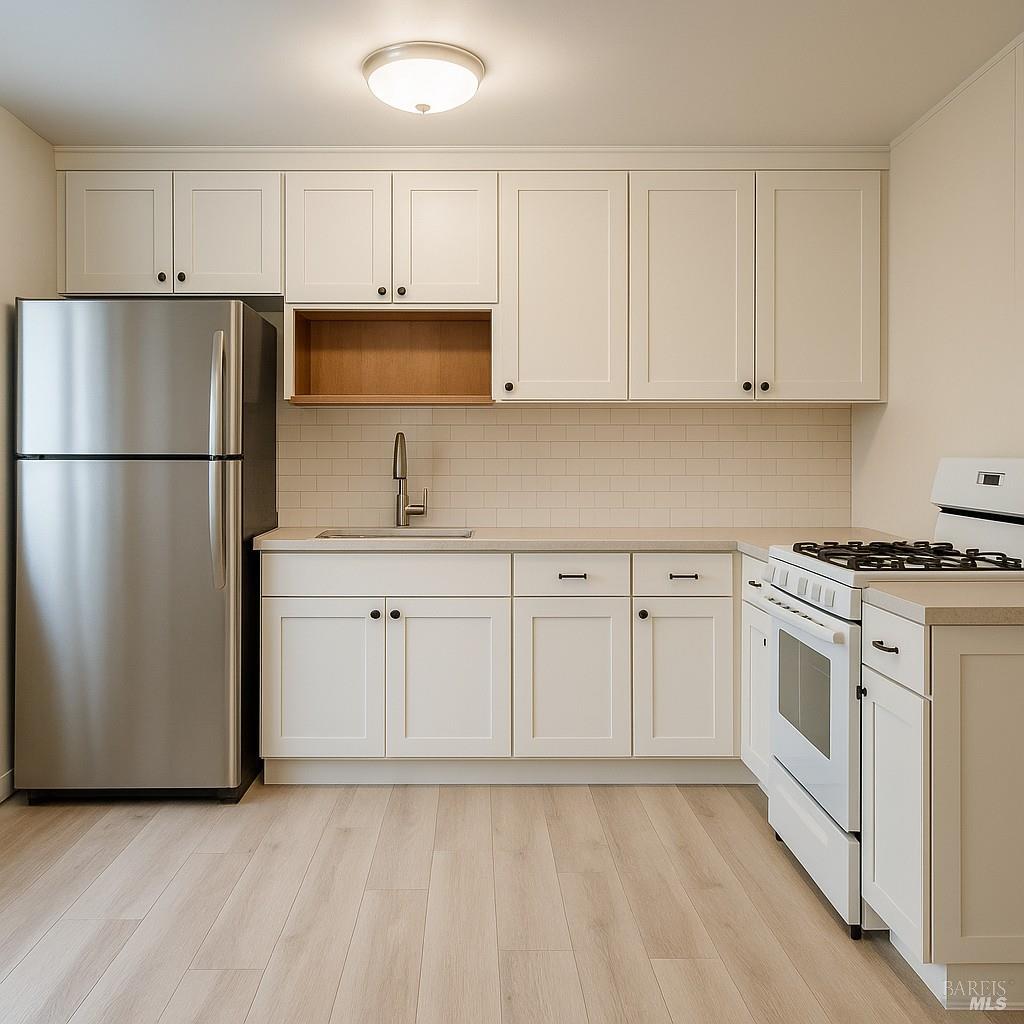 Detail Gallery Image 8 of 20 For 1005 Temple Ave, Santa Rosa,  CA 95404 - 2 Beds | 1 Baths