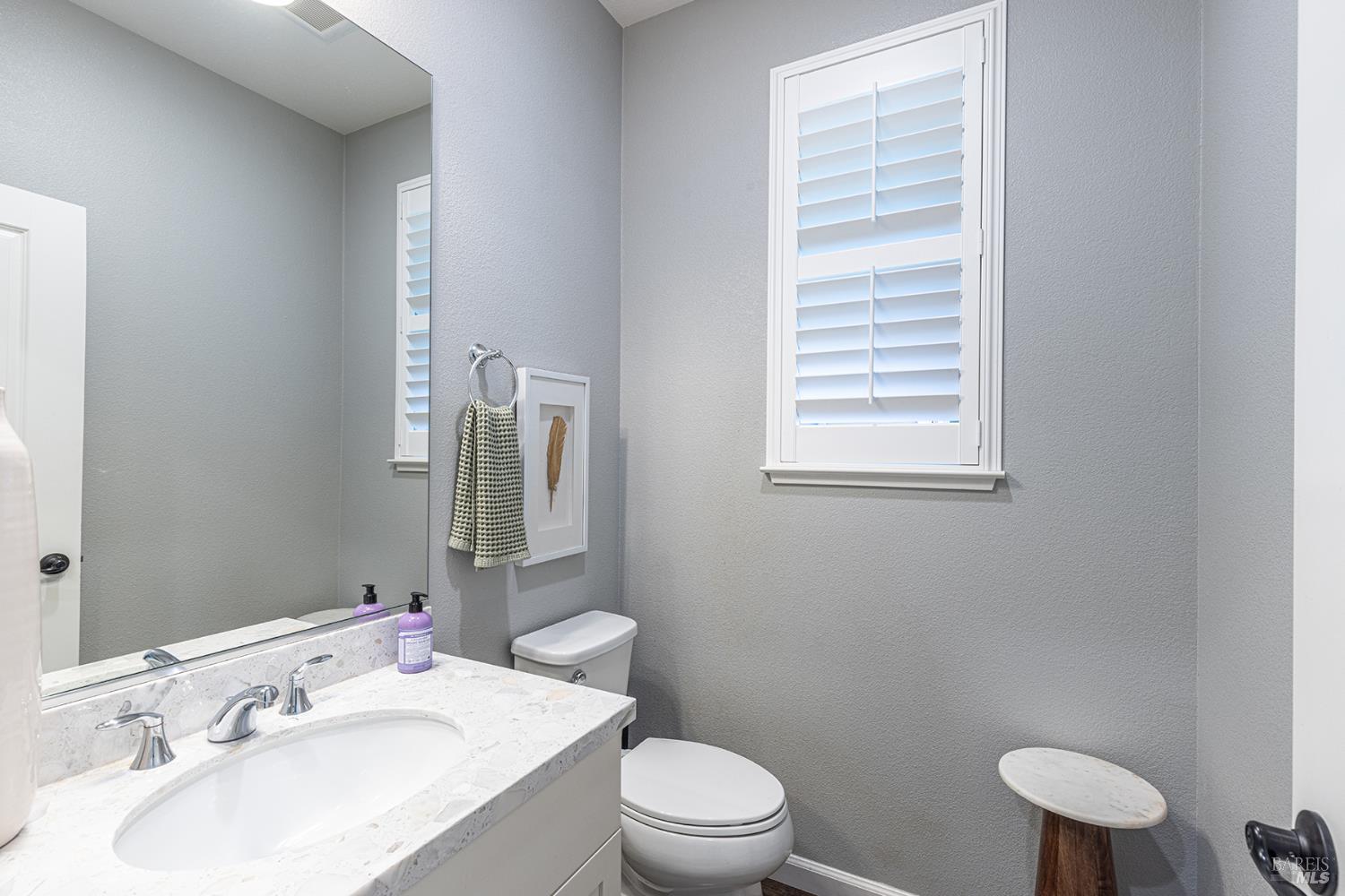 Detail Gallery Image 22 of 49 For 1617 Wildflower Way, Rohnert Park,  CA 94928 - 4 Beds | 2/1 Baths
