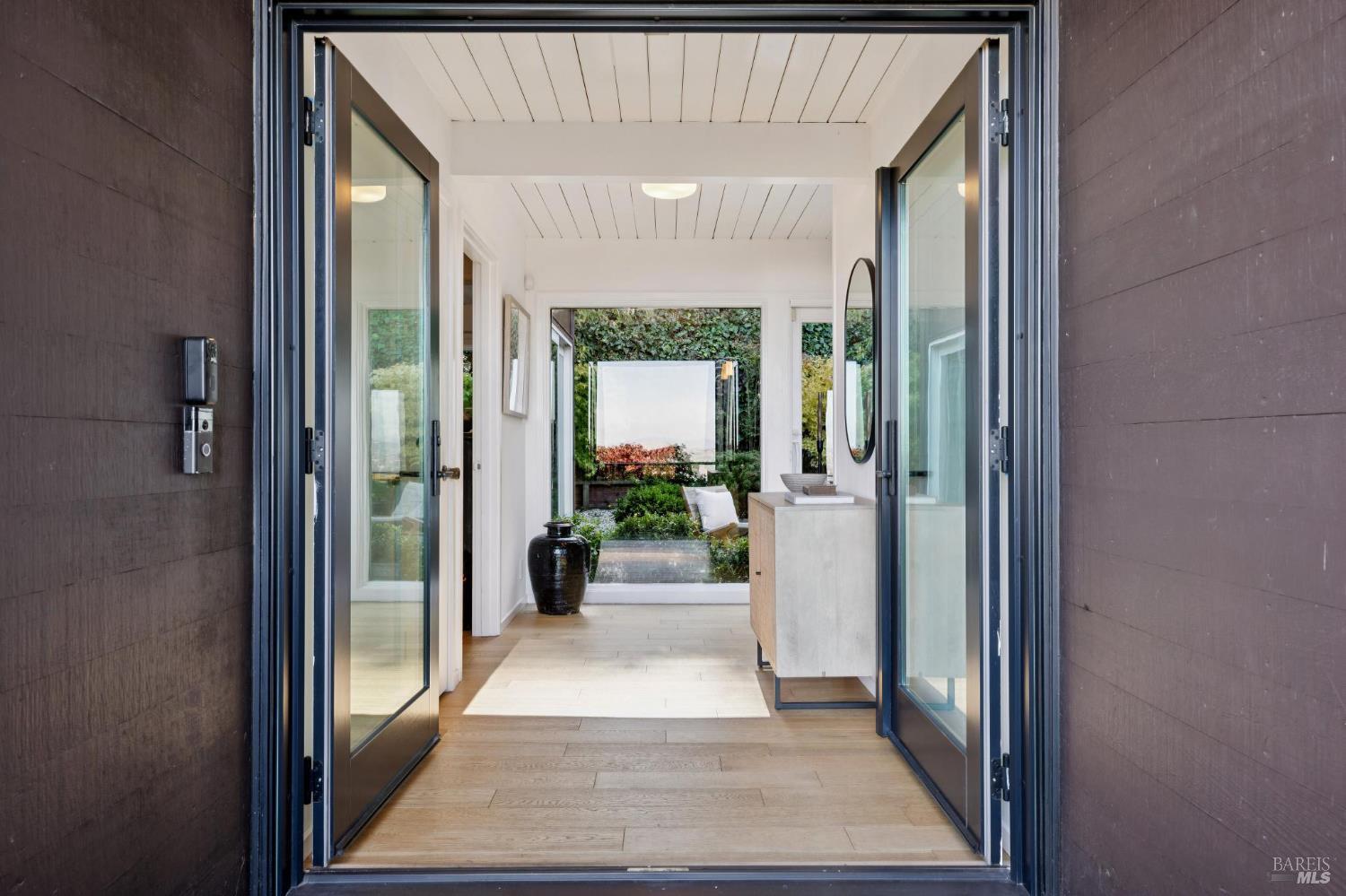 Detail Gallery Image 12 of 68 For 20 Crecienta Dr, Sausalito,  CA 94965 - 3 Beds | 2 Baths