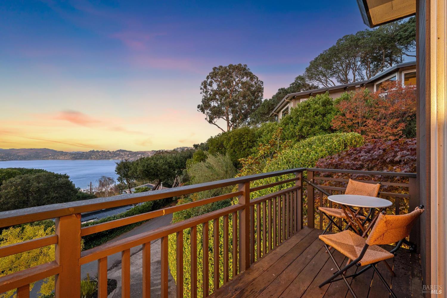 Detail Gallery Image 60 of 68 For 20 Crecienta Dr, Sausalito,  CA 94965 - 3 Beds | 2 Baths