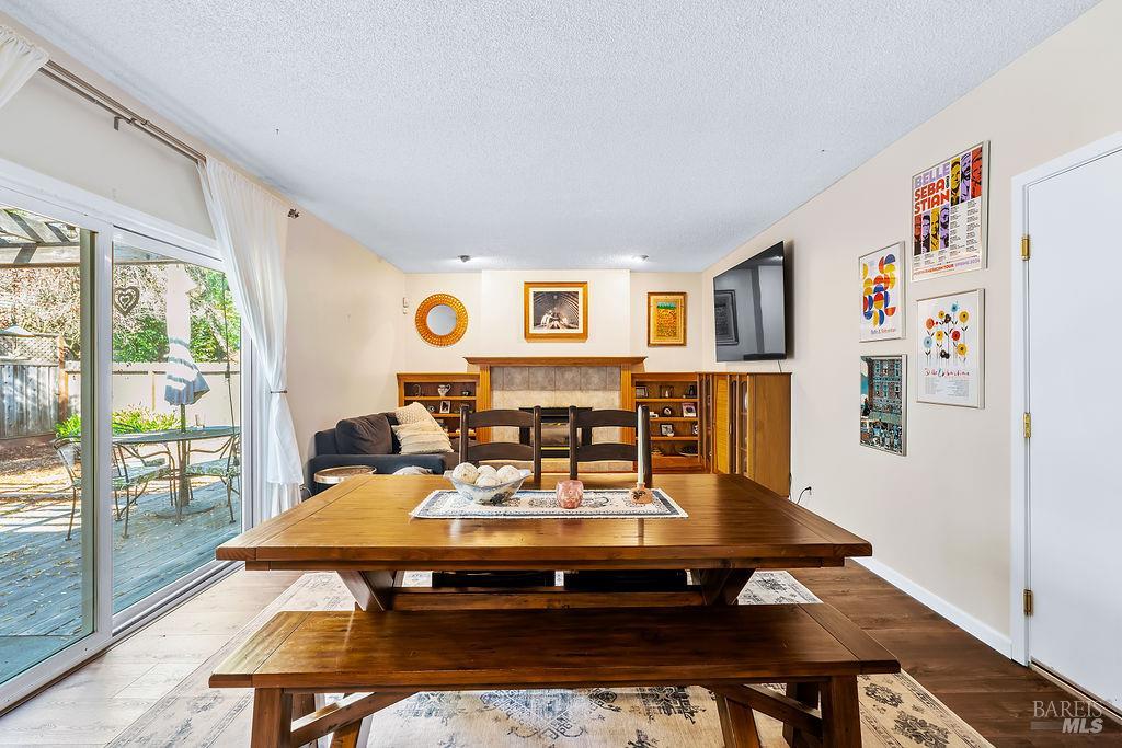 Detail Gallery Image 4 of 75 For 2635 Canterbury Dr, Santa Rosa,  CA 95405 - 3 Beds | 2 Baths