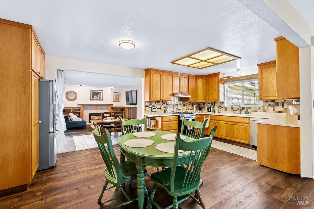 Detail Gallery Image 10 of 75 For 2635 Canterbury Dr, Santa Rosa,  CA 95405 - 3 Beds | 2 Baths