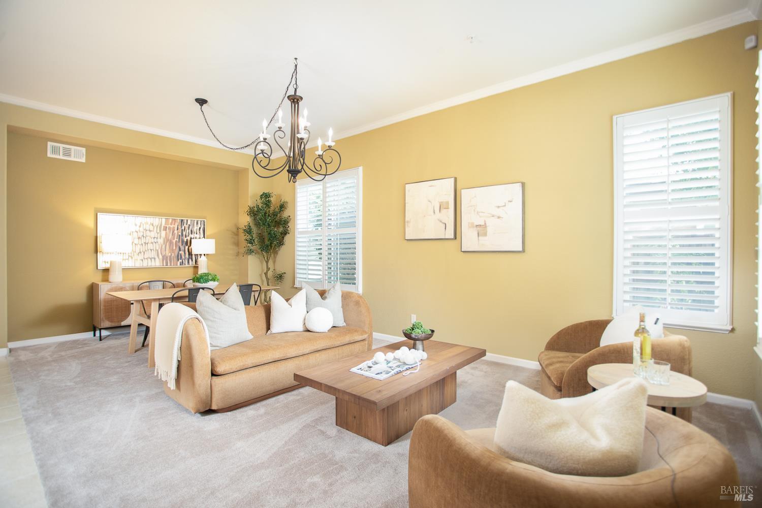 Detail Gallery Image 6 of 68 For 1440 Folsom Downs Cir, Dixon,  CA 95620 - 5 Beds | 3/1 Baths