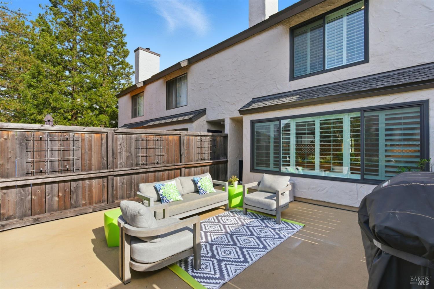 Detail Gallery Image 18 of 47 For 52 Park Ter, Mill Valley,  CA 94941 - 2 Beds | 1/1 Baths