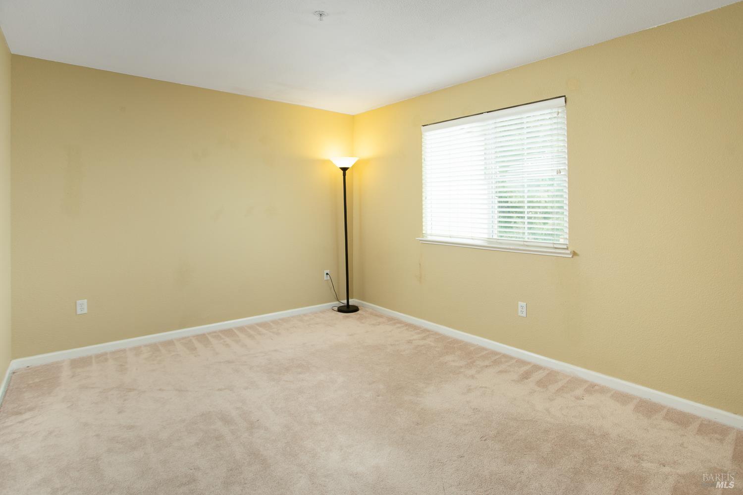 Detail Gallery Image 39 of 68 For 1440 Folsom Downs Cir, Dixon,  CA 95620 - 5 Beds | 3/1 Baths