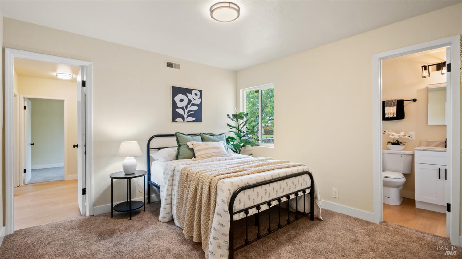 Detail Gallery Image 18 of 38 For 65 Arlington Dr, Petaluma,  CA 94952 - 3 Beds | 2 Baths