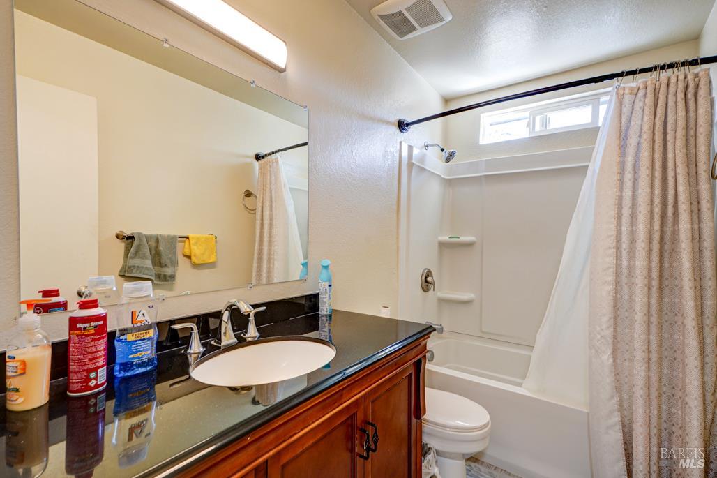 Detail Gallery Image 7 of 11 For 722 Orchard St, Santa Rosa,  CA 95404 - – Beds | – Baths