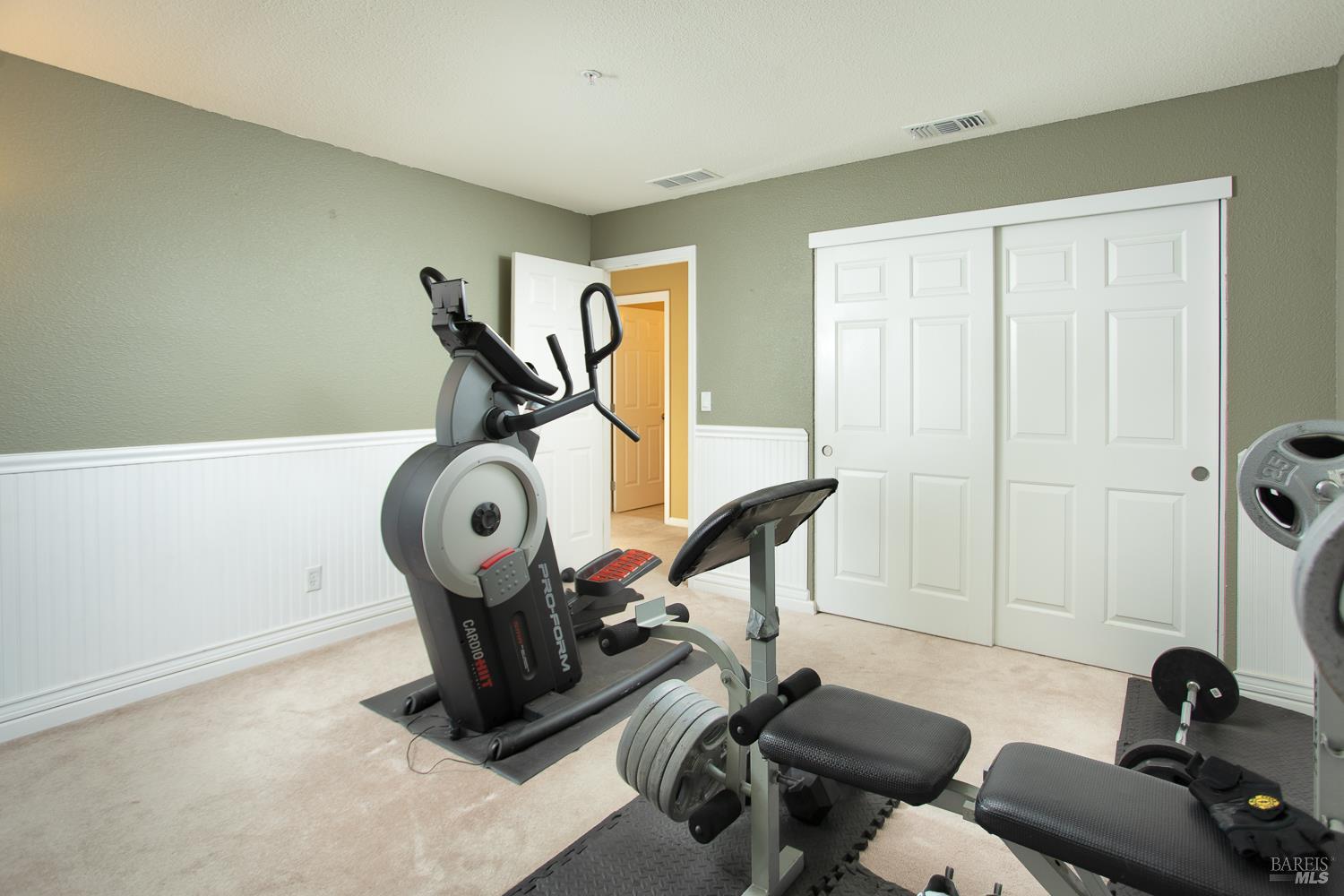 Detail Gallery Image 44 of 68 For 1440 Folsom Downs Cir, Dixon,  CA 95620 - 5 Beds | 3/1 Baths