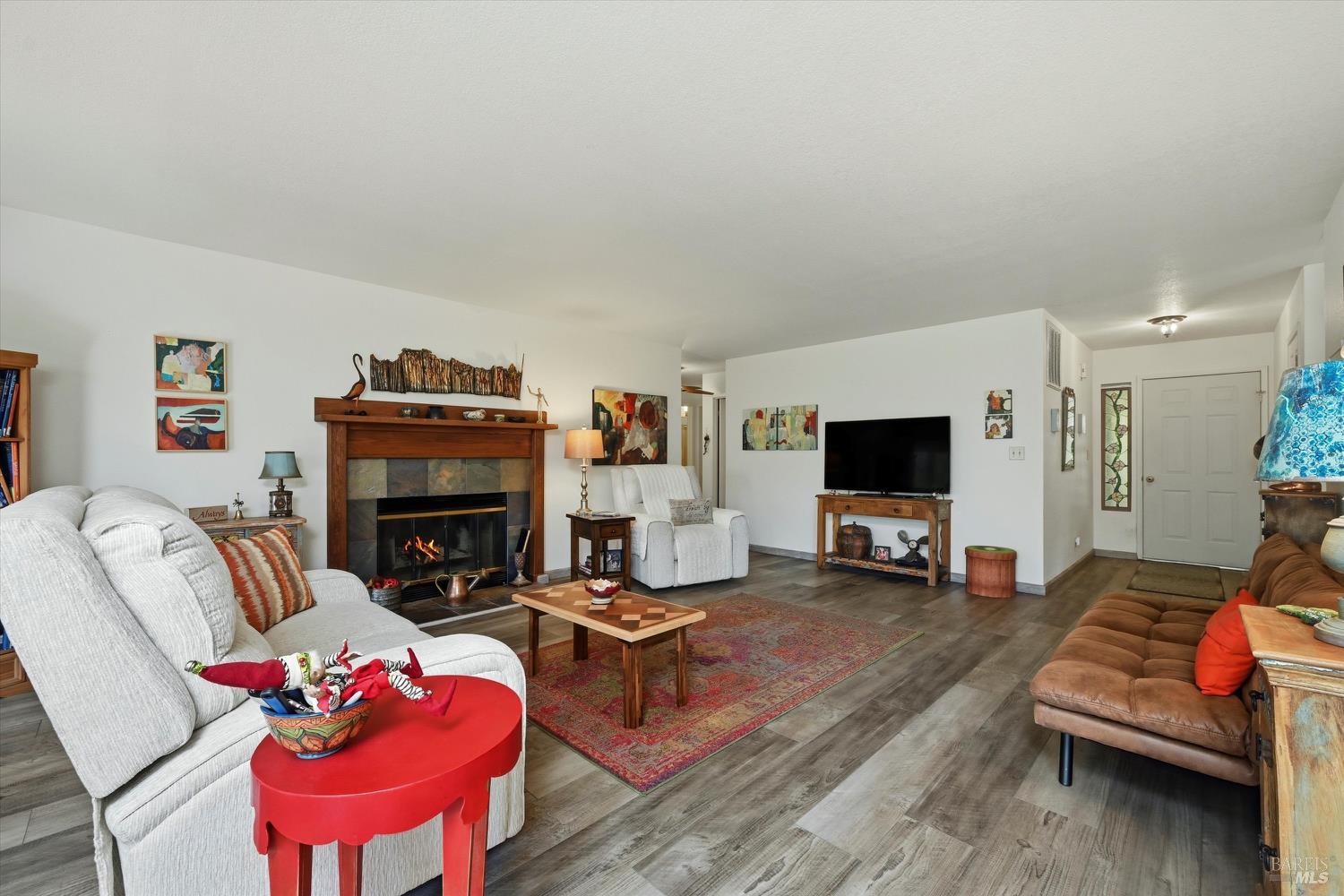 Detail Gallery Image 5 of 34 For 17937 Moon Hill Ct, Hidden Valley Lake,  CA 95467 - 3 Beds | 2 Baths