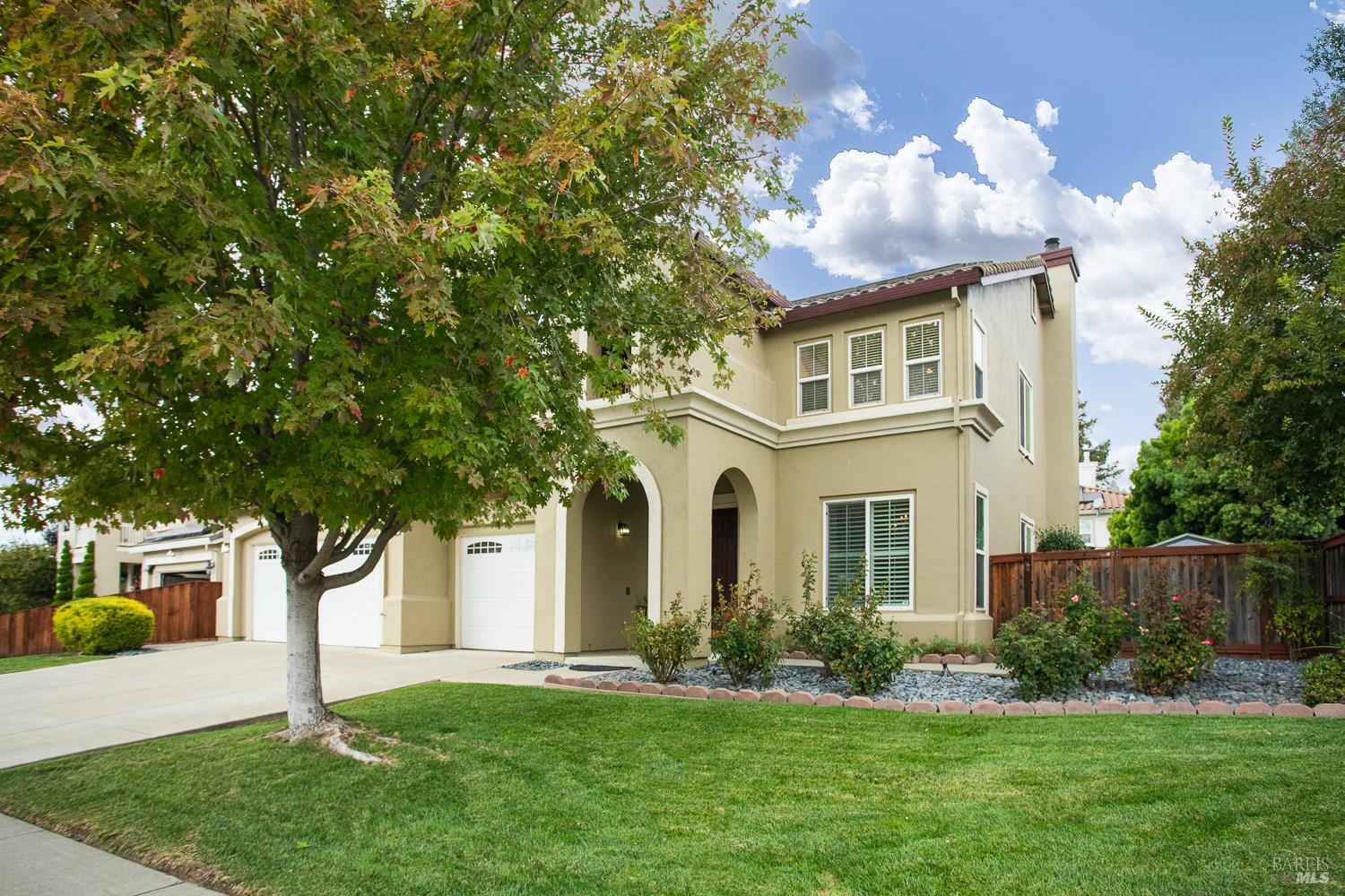 Detail Gallery Image 3 of 68 For 1440 Folsom Downs Cir, Dixon,  CA 95620 - 5 Beds | 3/1 Baths