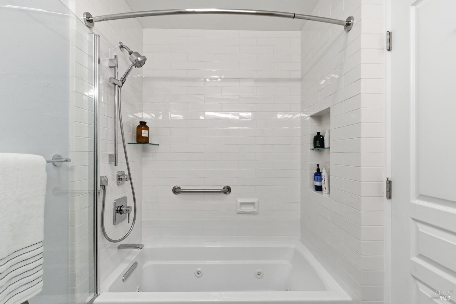 Detail Gallery Image 31 of 47 For 52 Park Ter, Mill Valley,  CA 94941 - 2 Beds | 1/1 Baths