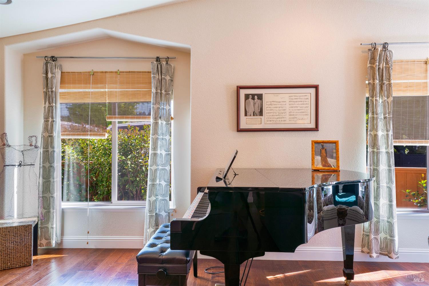 Detail Gallery Image 6 of 28 For 56 Laguna Seca Ct, Saint Helena,  CA 94574 - 3 Beds | 2 Baths