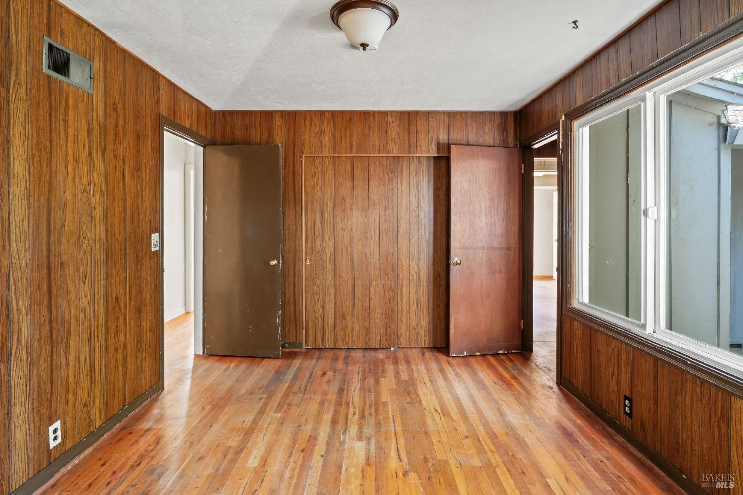 Detail Gallery Image 5 of 23 For 1575 Manzanita Dr, Ukiah,  CA 95482 - 3 Beds | 2/1 Baths