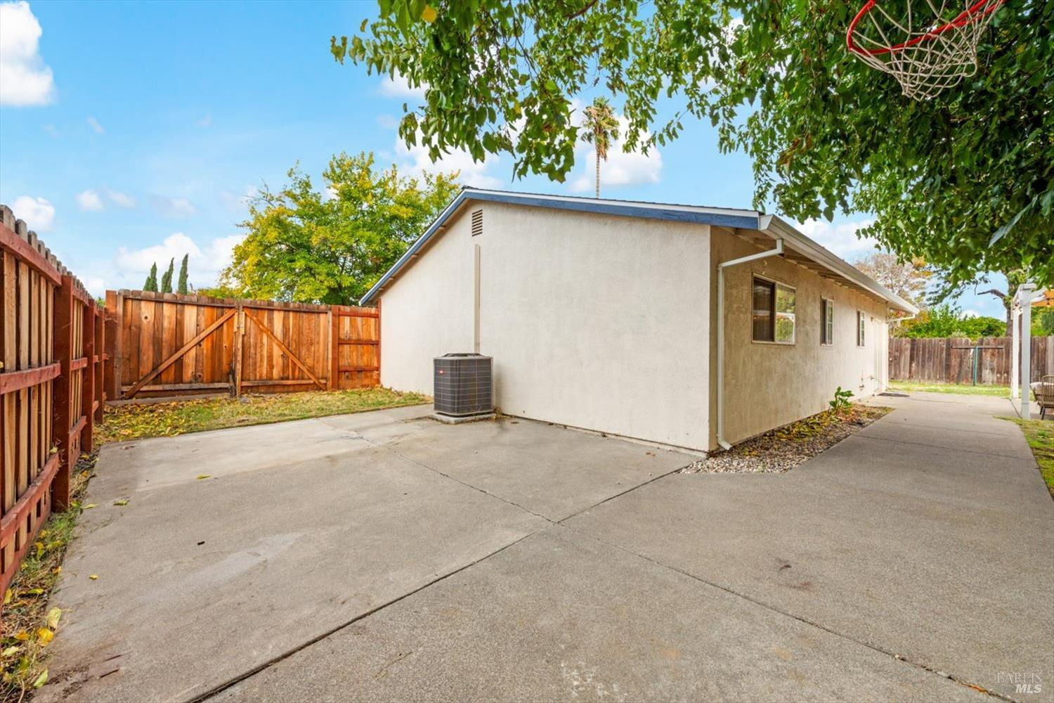 Detail Gallery Image 30 of 45 For 500 Gregory Dr, Vacaville,  CA 95687 - 3 Beds | 2 Baths