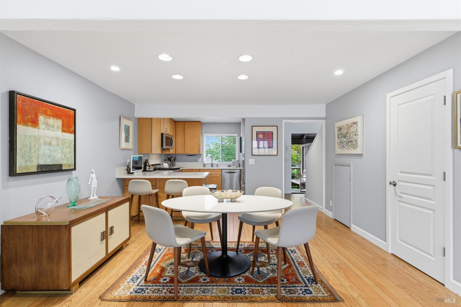 Detail Gallery Image 5 of 47 For 52 Park Ter, Mill Valley,  CA 94941 - 2 Beds | 1/1 Baths