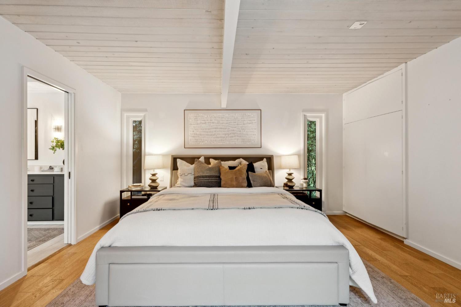 Detail Gallery Image 33 of 68 For 20 Crecienta Dr, Sausalito,  CA 94965 - 3 Beds | 2 Baths