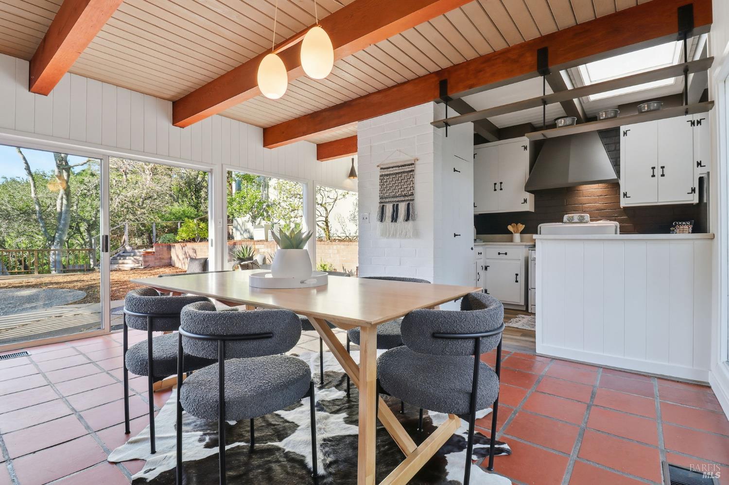 Detail Gallery Image 7 of 54 For 19 Cushing Dr, Mill Valley,  CA 94941 - 4 Beds | 3 Baths