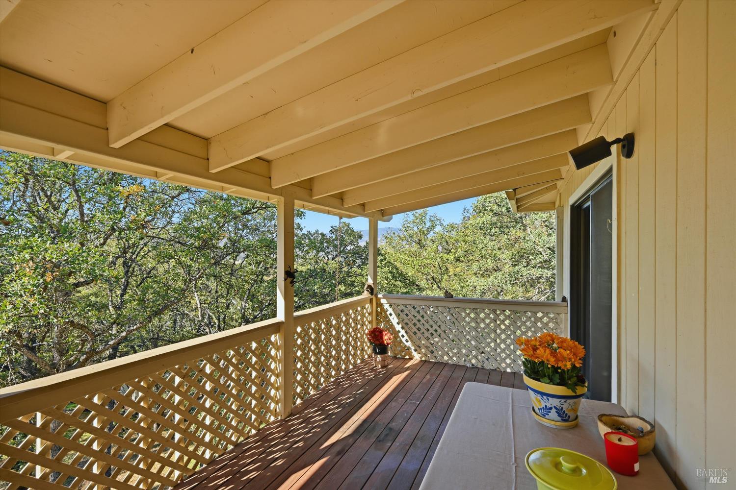 Detail Gallery Image 23 of 34 For 17937 Moon Hill Ct, Hidden Valley Lake,  CA 95467 - 3 Beds | 2 Baths