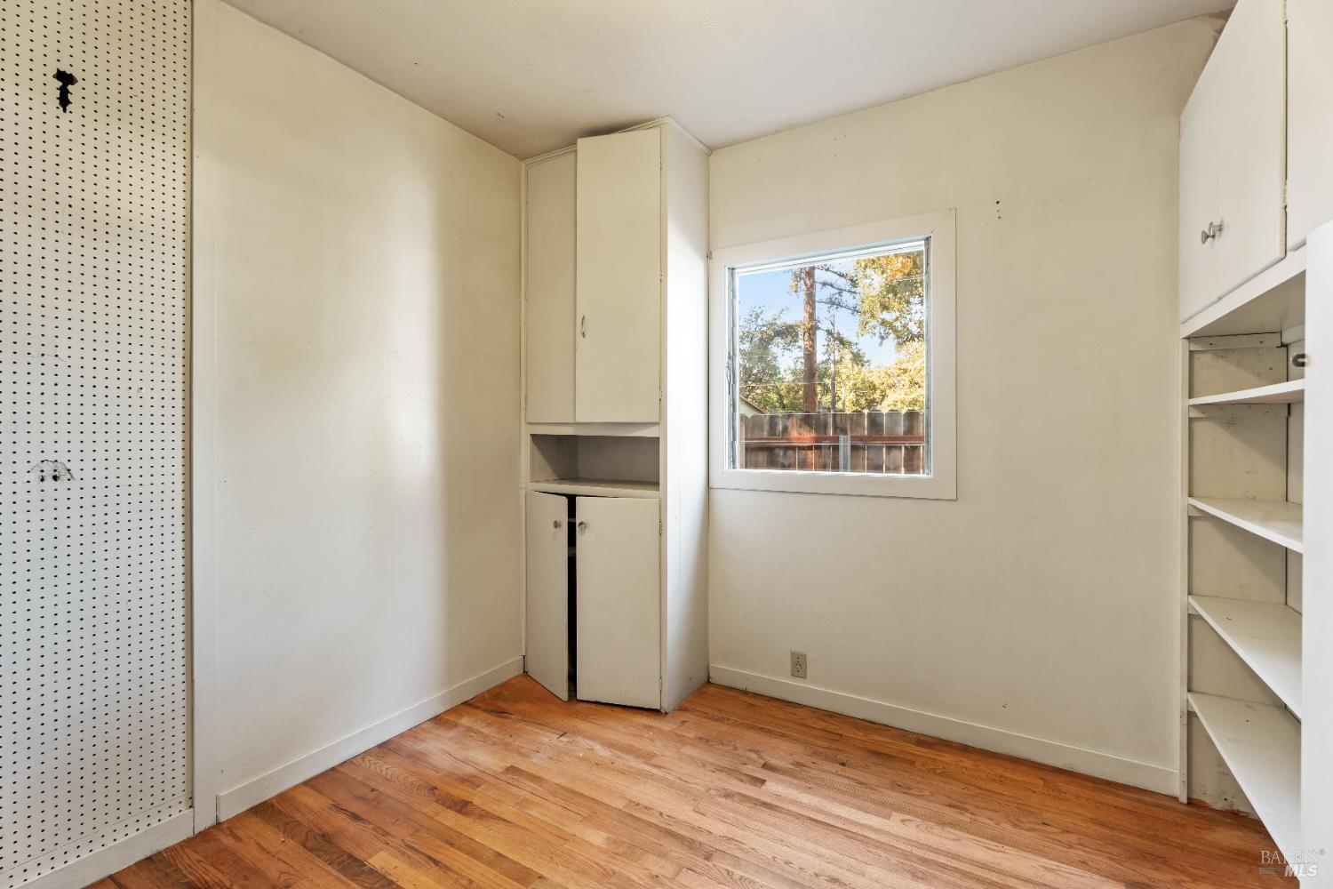 Detail Gallery Image 14 of 23 For 1575 Manzanita Dr, Ukiah,  CA 95482 - 3 Beds | 2/1 Baths