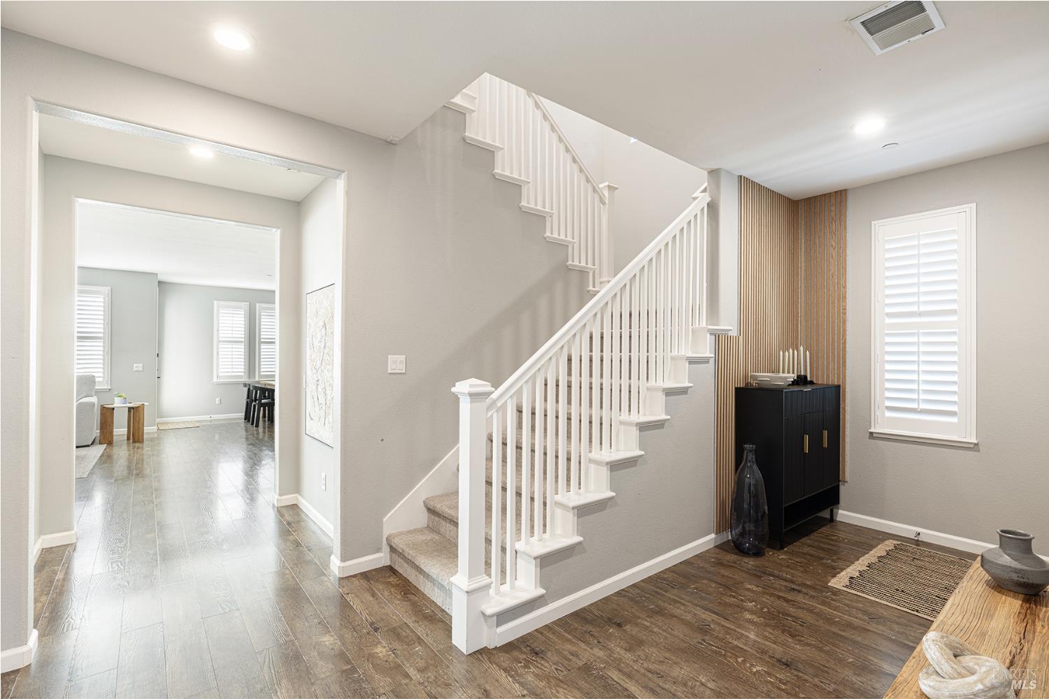 Detail Gallery Image 6 of 49 For 1617 Wildflower Way, Rohnert Park,  CA 94928 - 4 Beds | 2/1 Baths