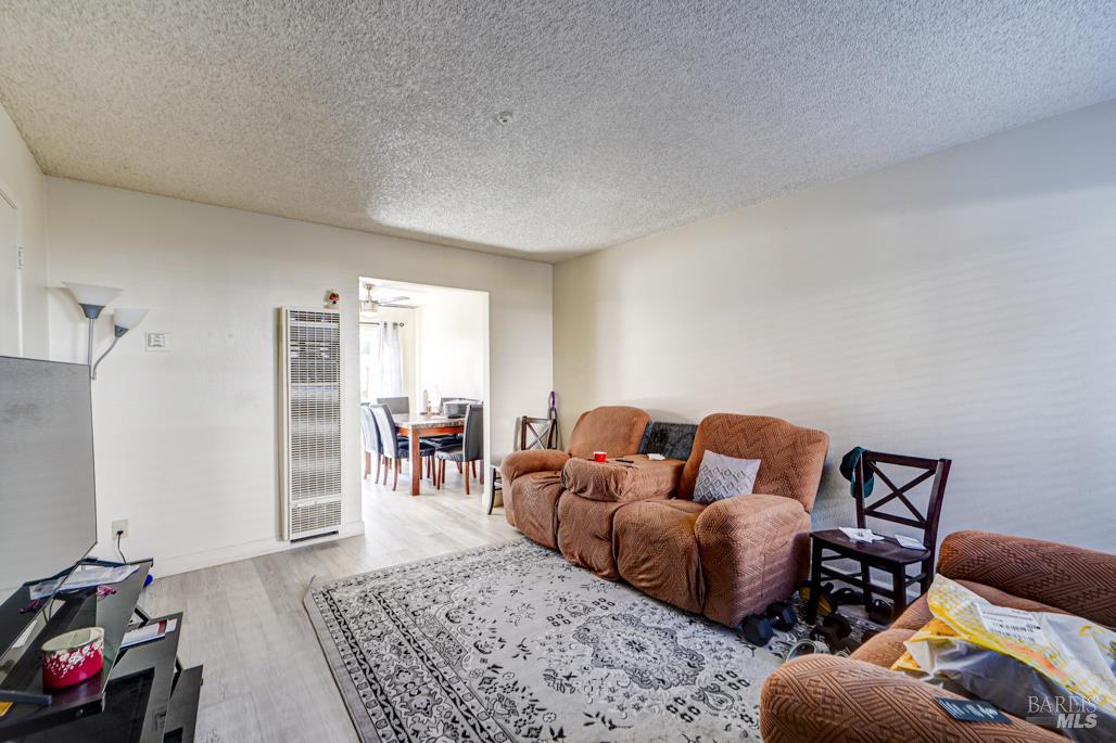 Detail Gallery Image 5 of 11 For 722 Orchard St, Santa Rosa,  CA 95404 - – Beds | – Baths