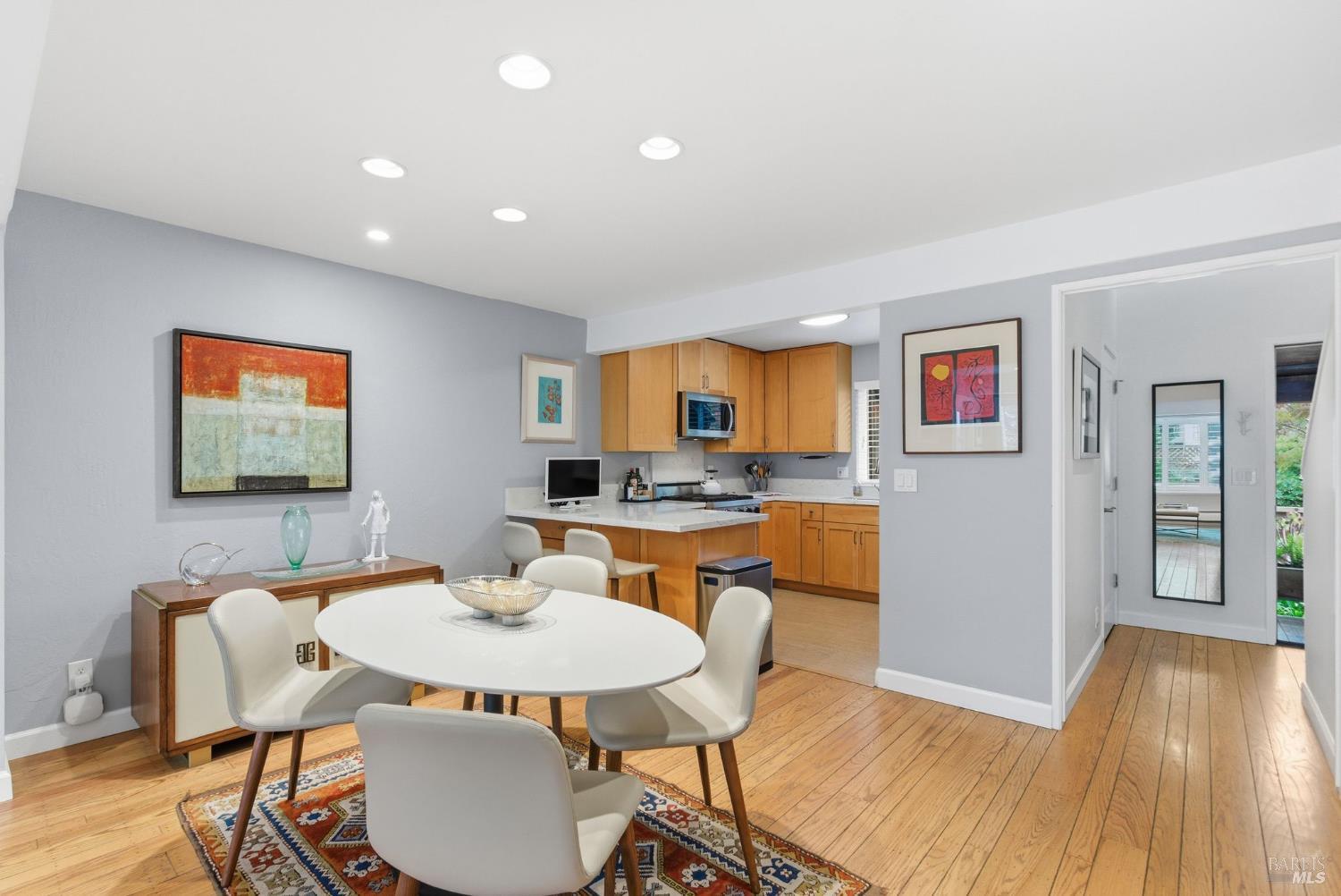 Detail Gallery Image 9 of 47 For 52 Park Ter, Mill Valley,  CA 94941 - 2 Beds | 1/1 Baths