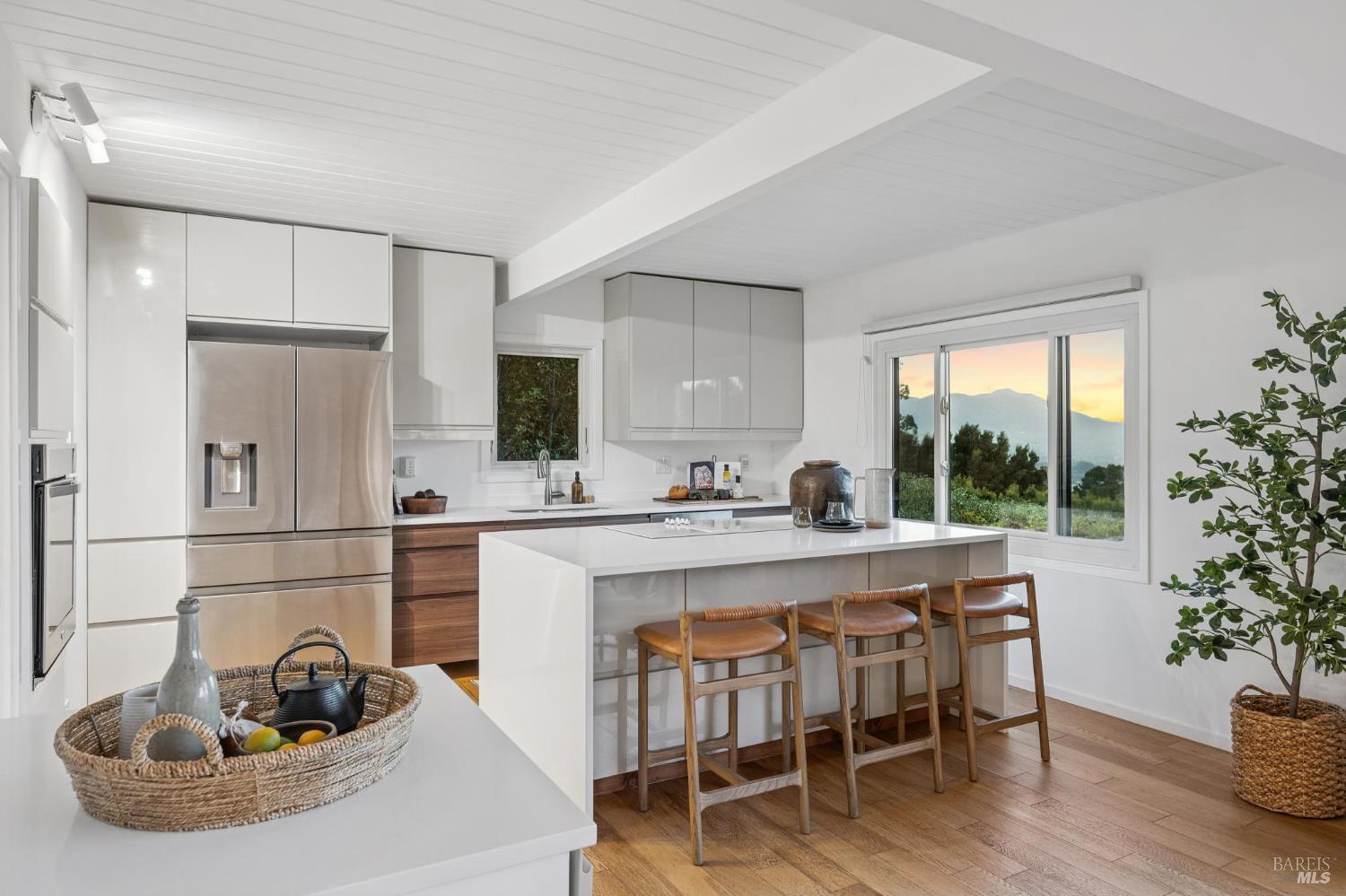 Detail Gallery Image 58 of 68 For 20 Crecienta Dr, Sausalito,  CA 94965 - 3 Beds | 2 Baths