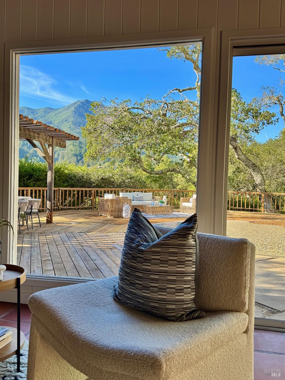 Detail Gallery Image 11 of 54 For 19 Cushing Dr, Mill Valley,  CA 94941 - 4 Beds | 3 Baths