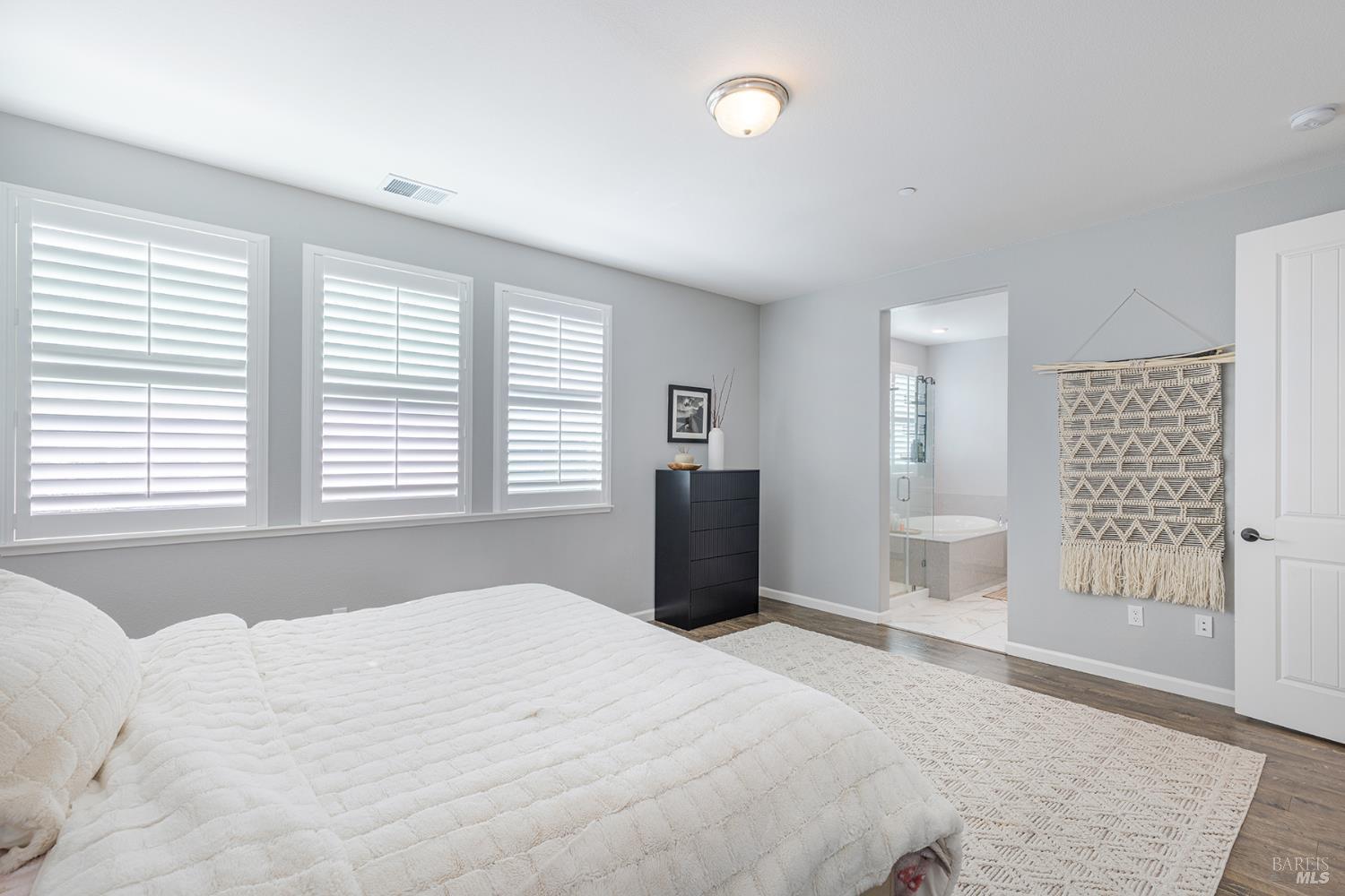 Detail Gallery Image 28 of 49 For 1617 Wildflower Way, Rohnert Park,  CA 94928 - 4 Beds | 2/1 Baths