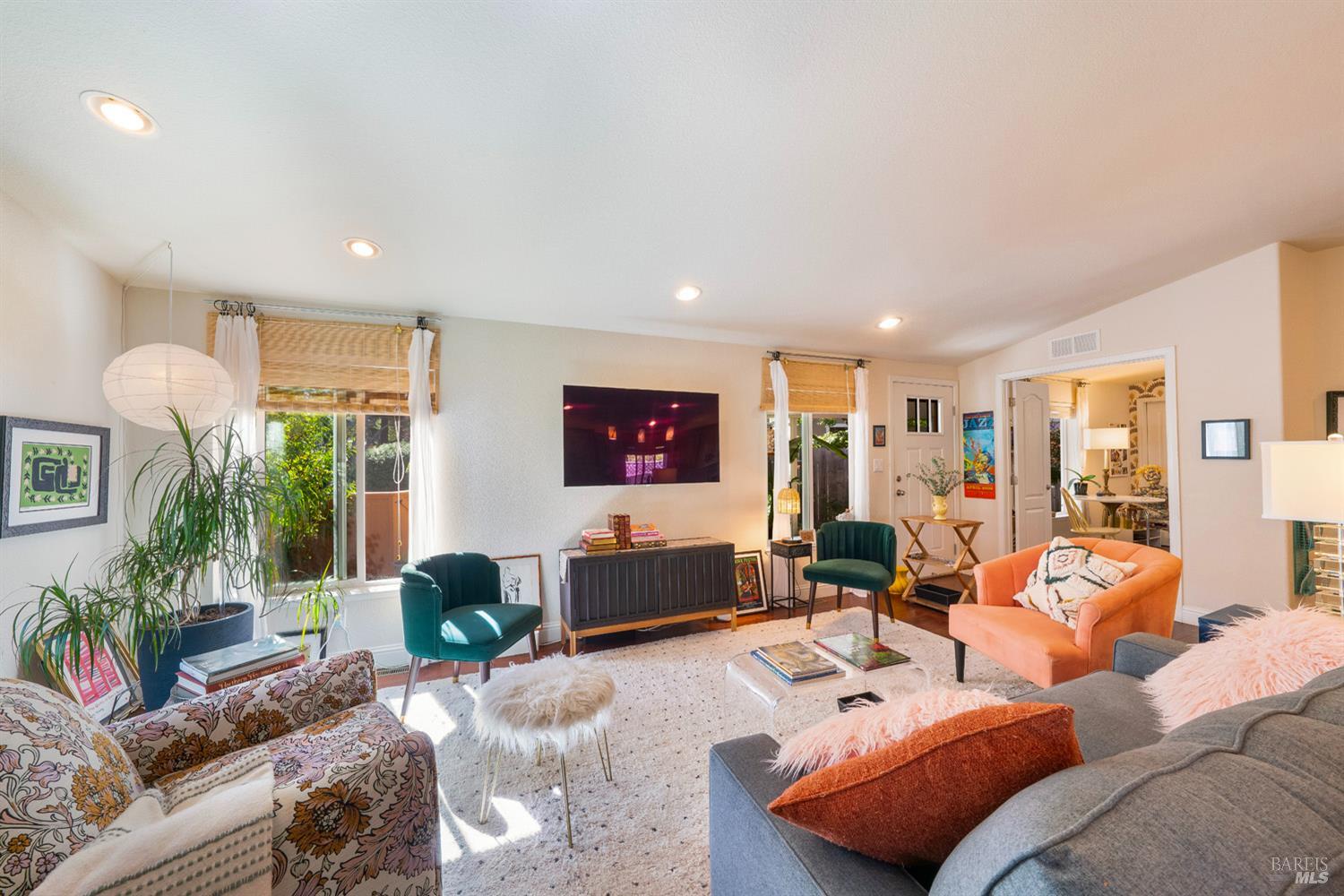 Detail Gallery Image 5 of 28 For 56 Laguna Seca Ct, Saint Helena,  CA 94574 - 3 Beds | 2 Baths