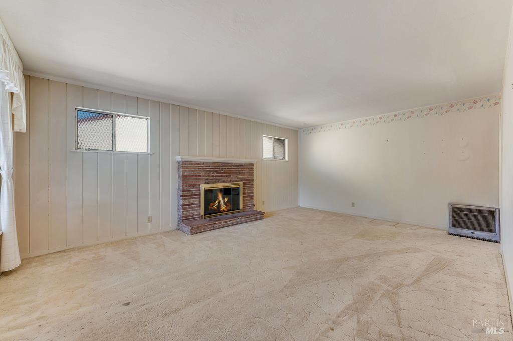 Detail Gallery Image 4 of 26 For 2260 Rowe Dr, Santa Rosa,  CA 95403 - 2 Beds | 1 Baths